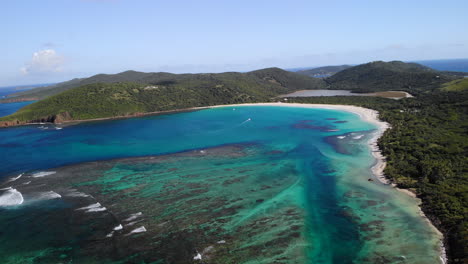 hermosa foto de drone 4k de playa flamenca en culebra puerto rico