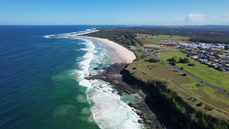 White&#39;s-Head-Am-Nördlichen-Ende-Des-Sharpes-Beach-In-Der-Nähe-Von-Ballina-In-New-South-Wales,-Australien