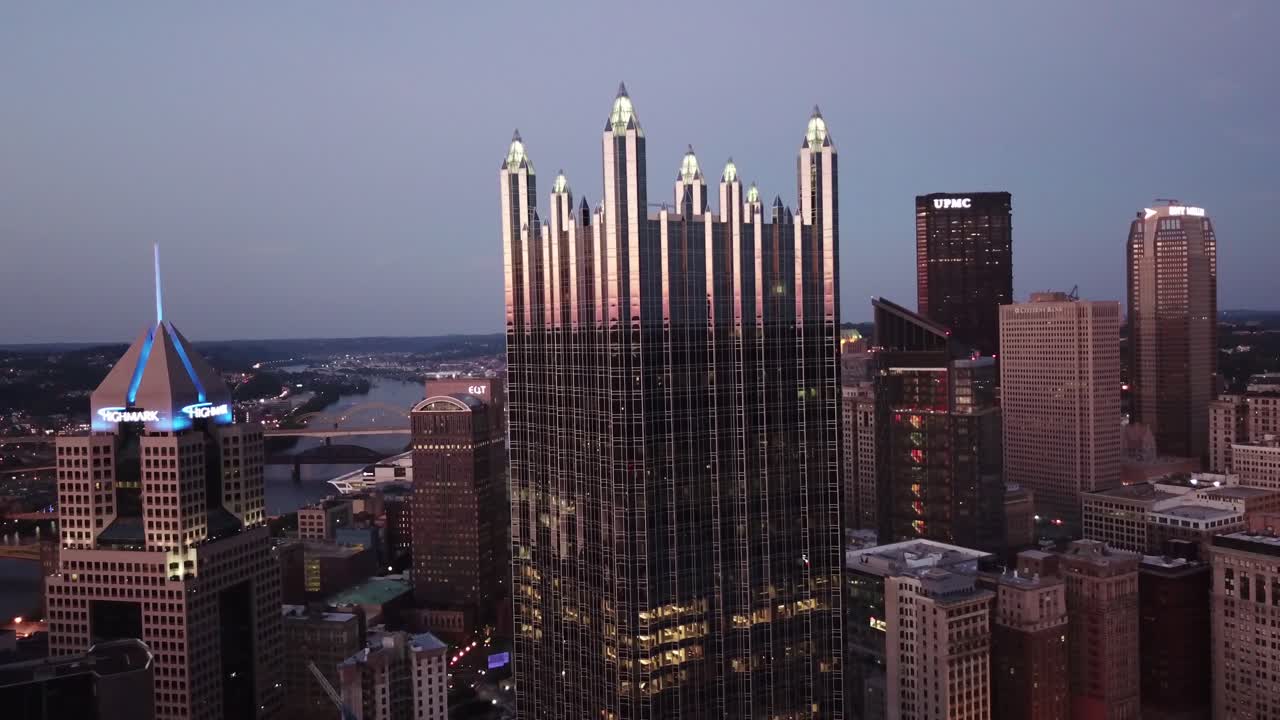 피츠버그 펜실베니아 시내 스카이라인 4를 통해 아름다운 밤 공중