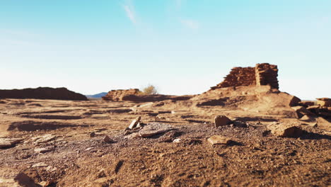 toma panorámica de ángulo bajo del paisaje en wukoki pueblo