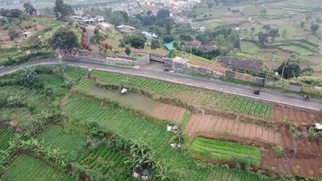 zona montañosa y campos de arroz circundantes