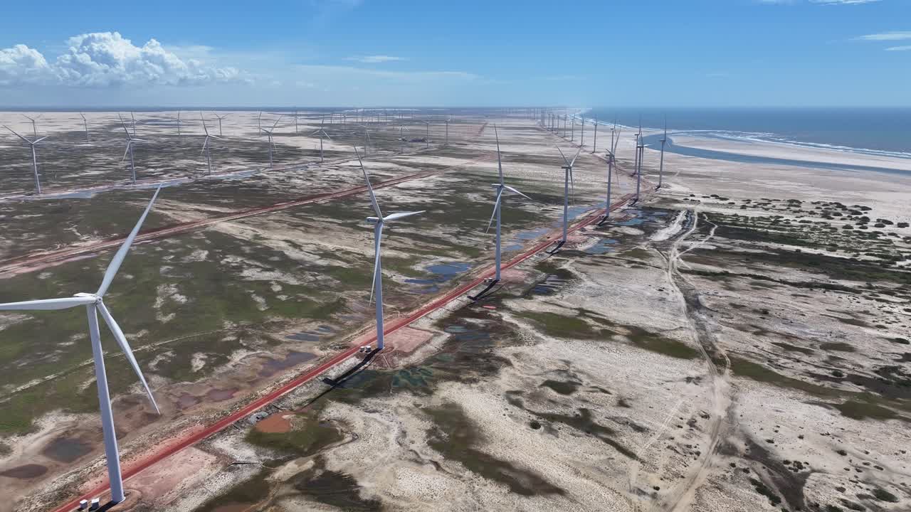 Parque eólico en Paulino Neves, en Maranhão, Brasil. Fondo de aerogeneradores. Energía eólica. Paulino Neves en Maranhão. Paisaje de energía sostenible. Paisaje marino natural. Escenario al aire libre