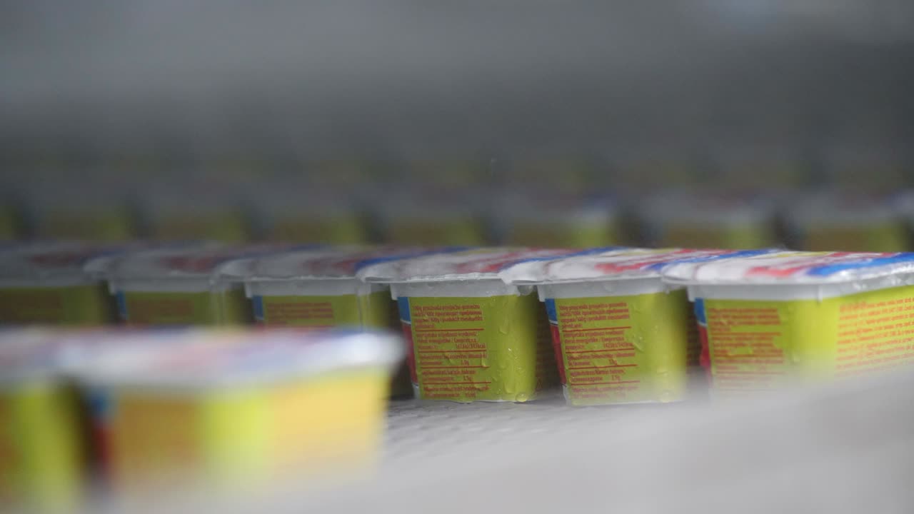 포장 및 봉인 된 치즈 스프레이 제품의 냉각 과정