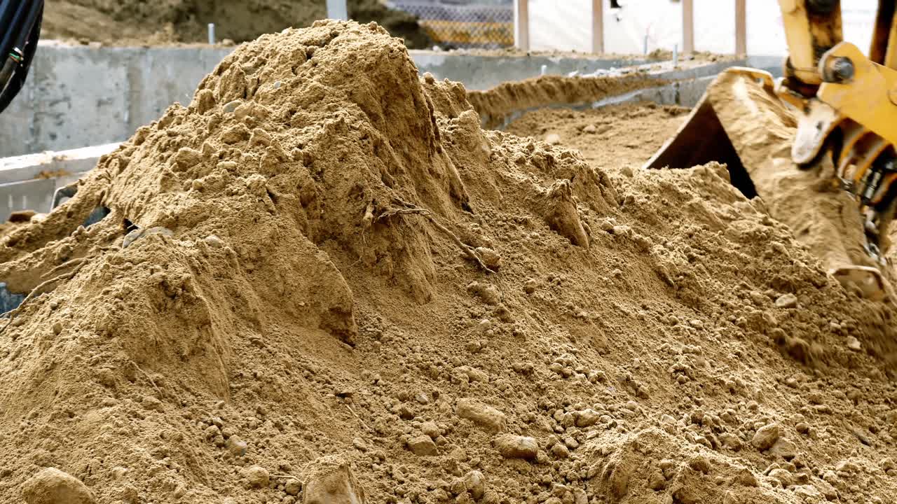 발굴기 로딩 토양