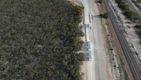 conducción de camiones de carga de granos en zonas rurales