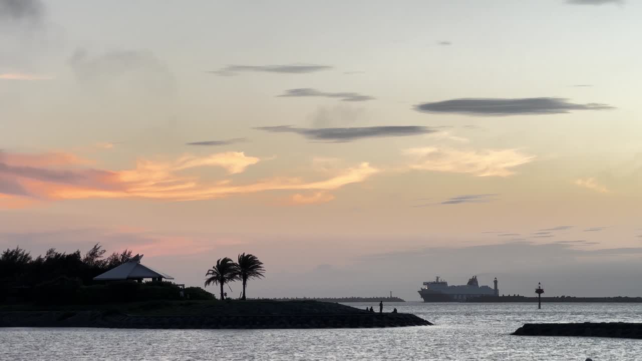 오키나와 나하 우미소라 공원의 저녁 풍경