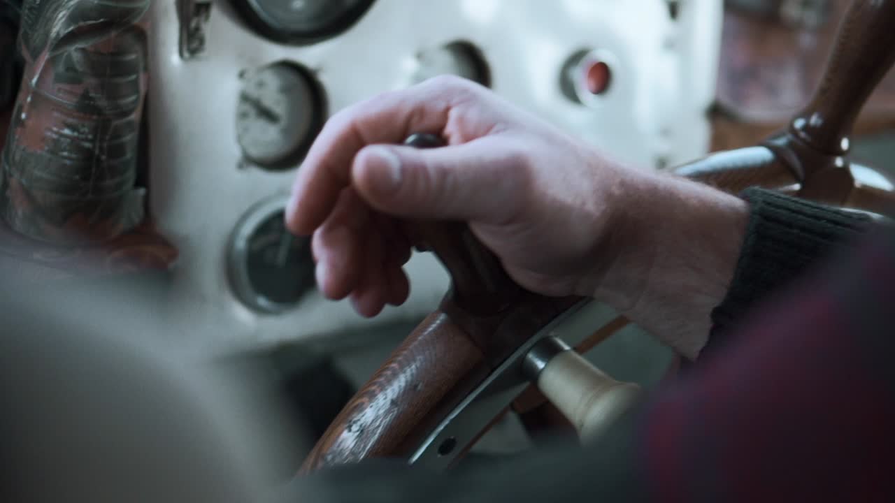 persona que dirige un barco