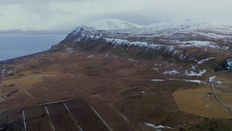 Vista-Aérea-De-La-Península-De-Snaefellsnes-En-Islandia-En-Invierno-Junto-Al-Mar