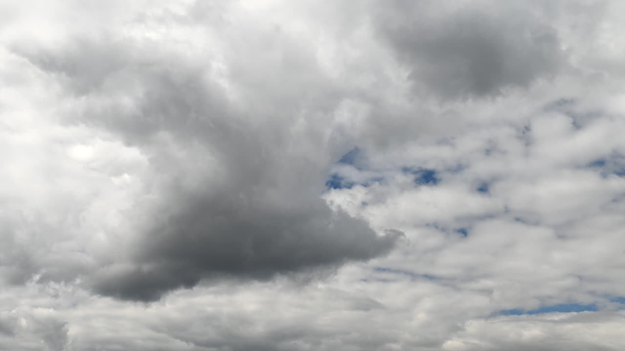 구름과 폭풍의 시간 흐름과 바람
