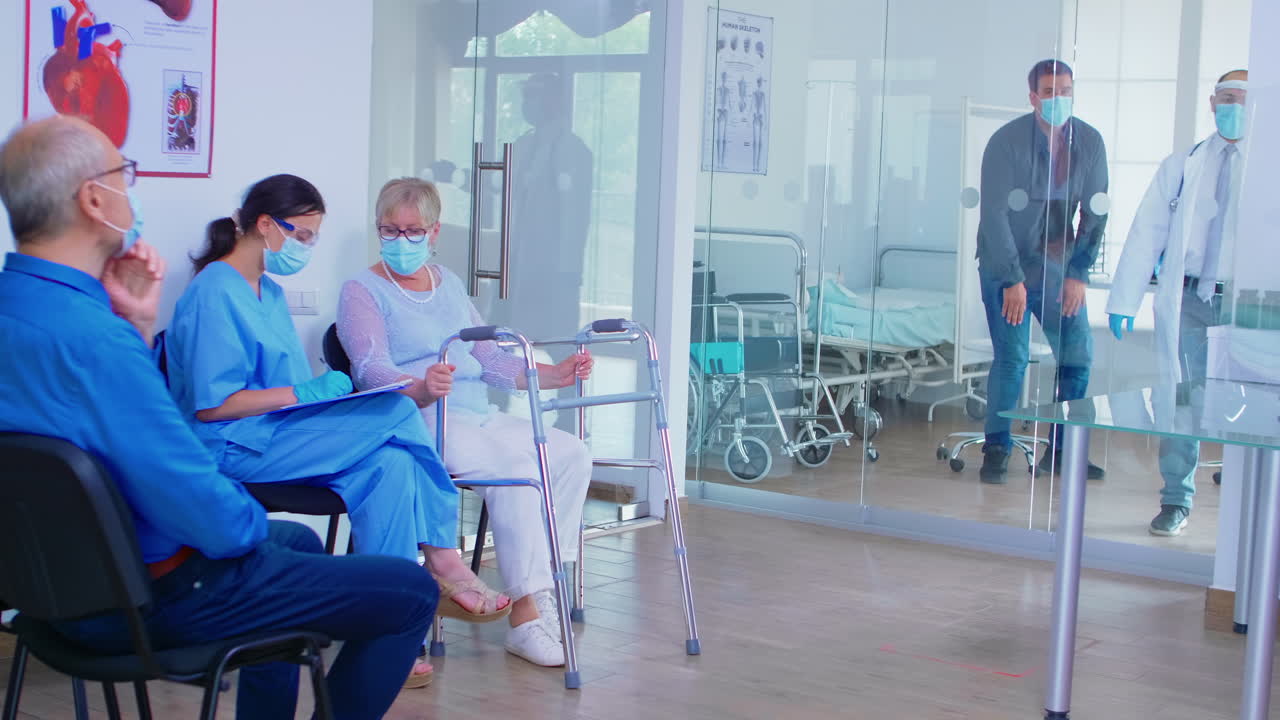 hospital privado ocupado durante la pandemia global