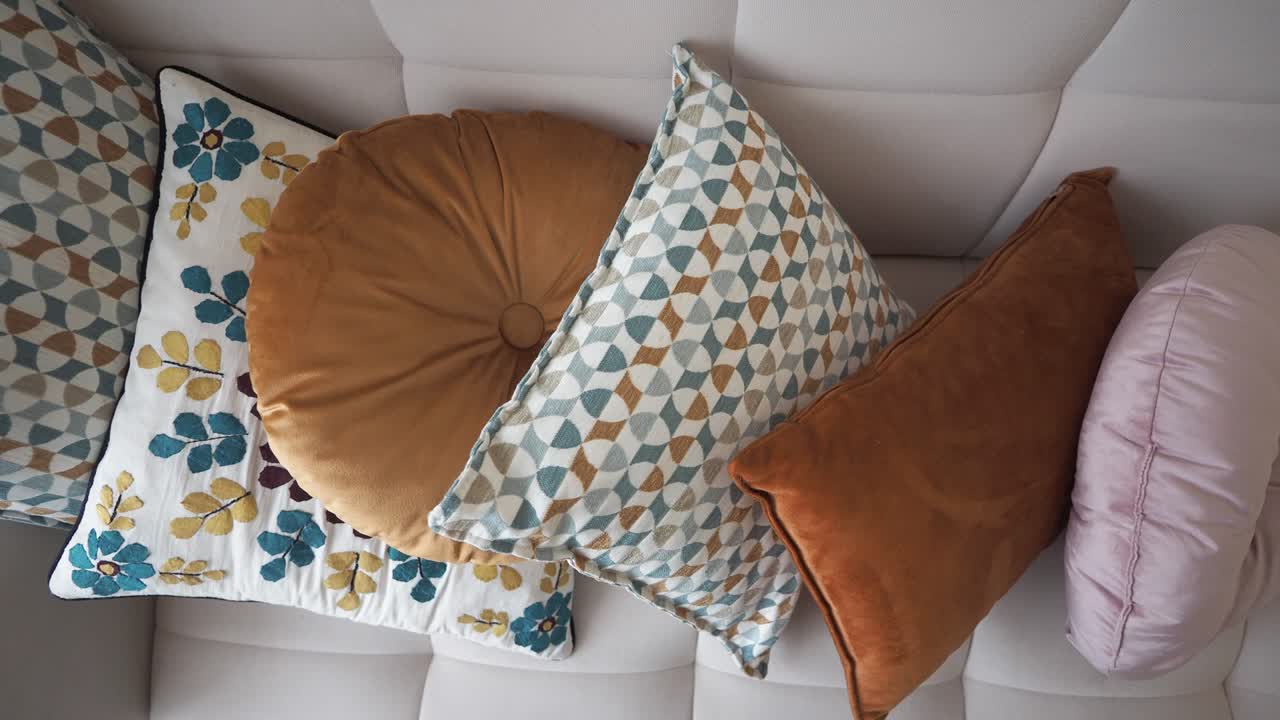 almohadas de sofá con estilo