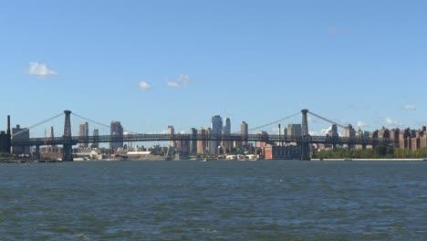 Wide-Shot-of-Williamsburg-Bridge-New-York