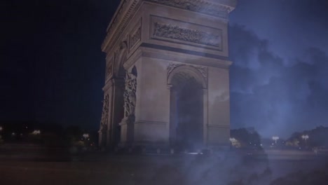 triumphal arch and a busy street