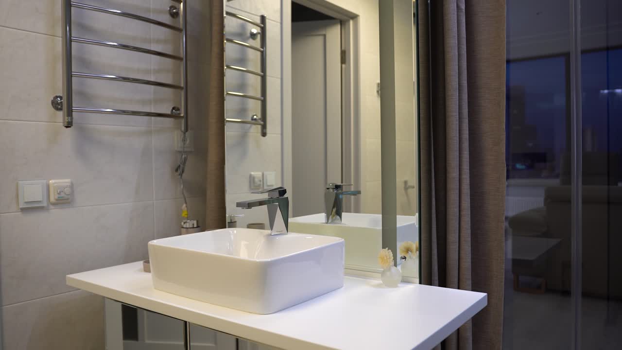 interior moderno del baño