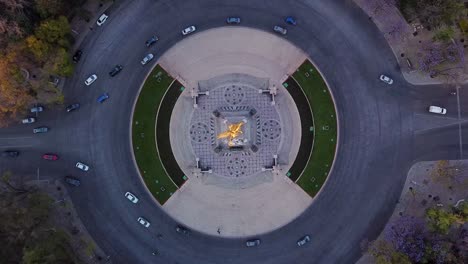 cenital shot cars driving angel de la independencia roundabout