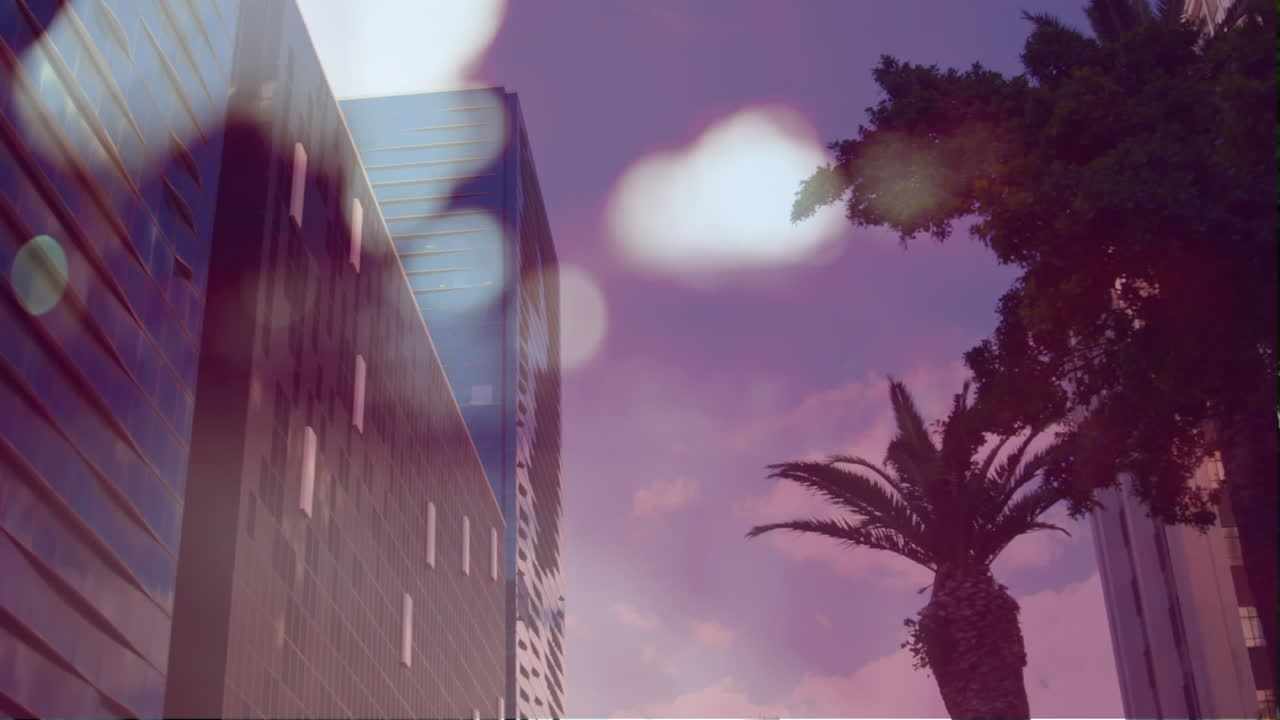 도로 교통과 현대적인 건물