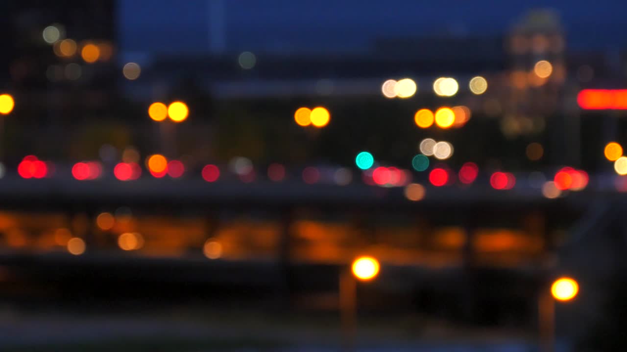 초점이 맞지 않는 자동차 조명