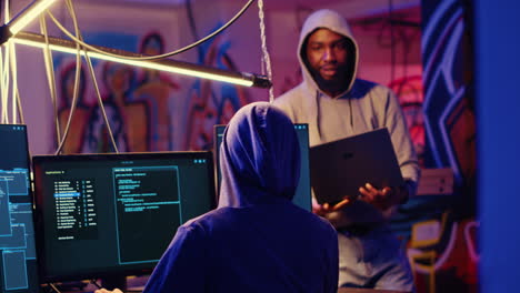 hackers discuss how to hack computers