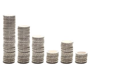 nueve pilas de monedas que bajan, suben y bajan de nuevo - detener el movimiento.