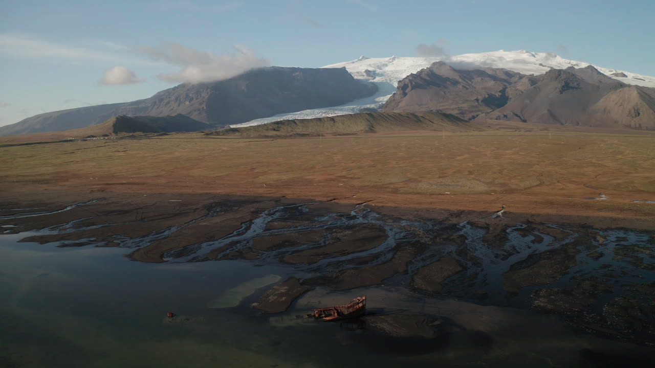 fv clyne 성 증기 트롤선 난파선 및 kviarjokull 빙하 출구 - breidamerkursandur - 아이슬란드 남쪽
