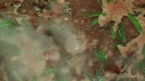 파엘라 (paella) 는 초록 콩과 과 함께 만들어집니다.