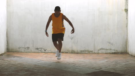 hip hop, baile y la loca energía de un hombre bailando