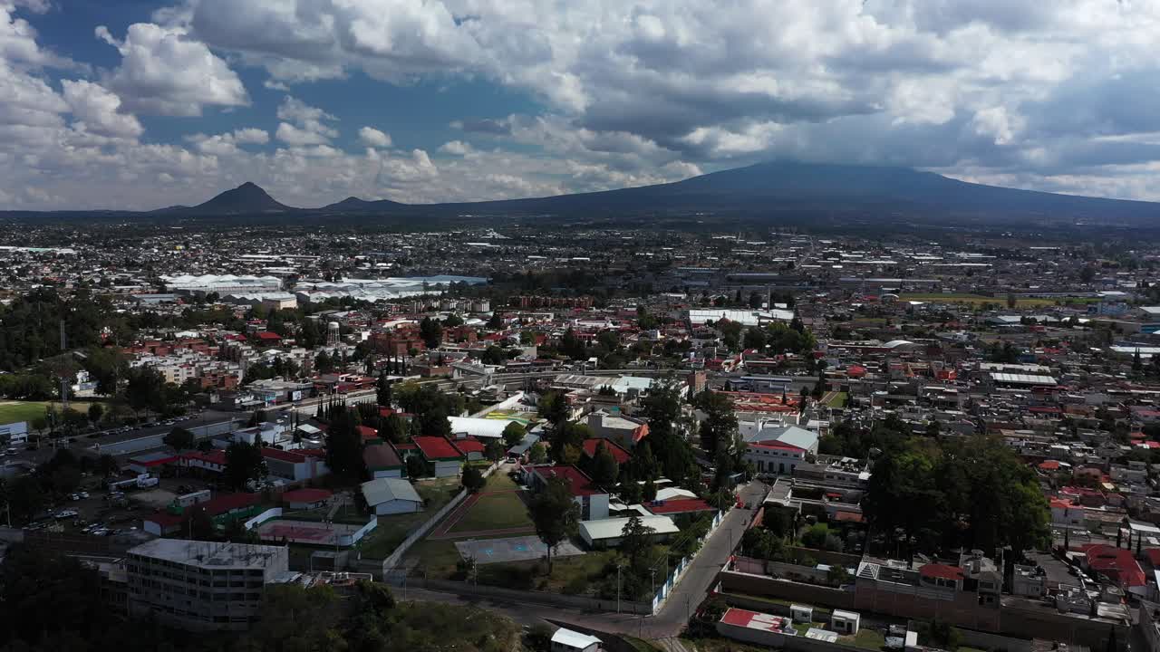 Vista aerea in movimento circolare di Tlaxcala, Messico