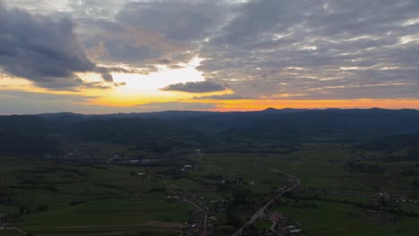 Sorprendentes-Imágenes-De-Hiperlapso-En-La-Hora-Del-Atardecer,-Parte-2