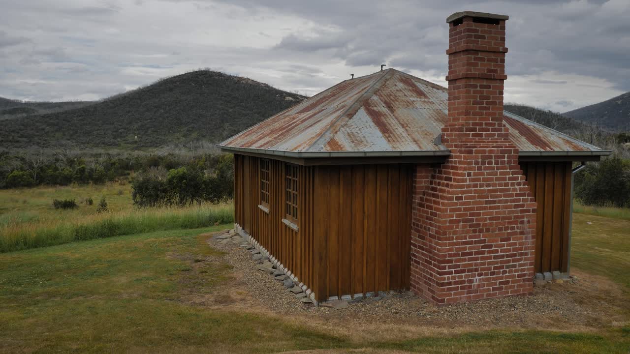 View of the Sawyers Hut rest house in Kosciuszko National Park during the summer months.