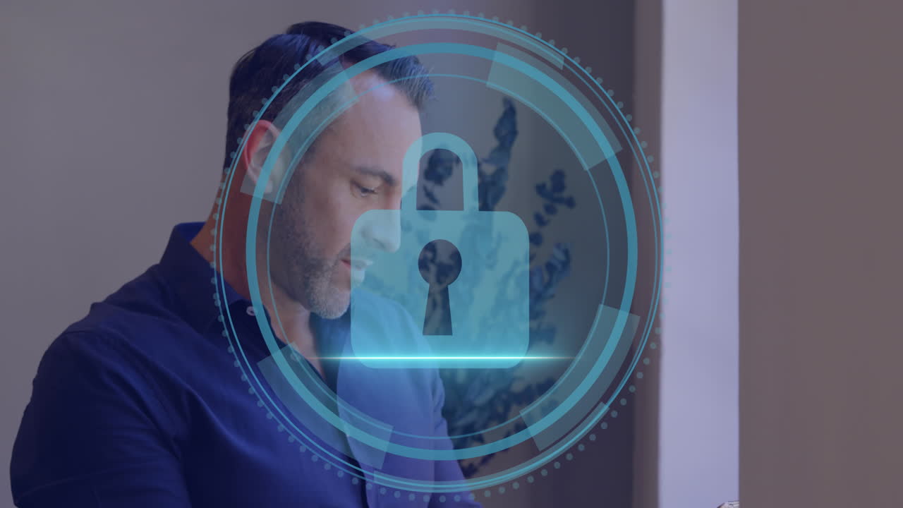 animación del icono del candado procesamiento de datos sobre empresario caucásico en la oficina