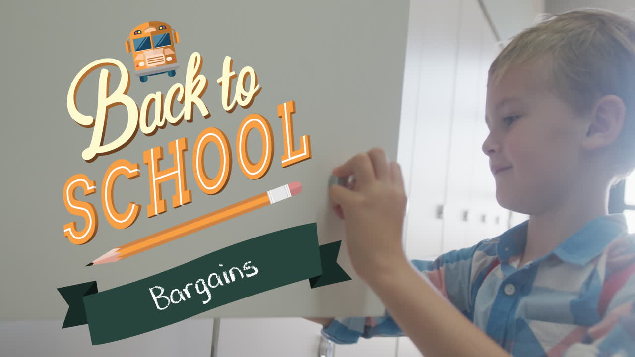 animación del texto de regreso a la escuela sobre un estudiante caucásico feliz en la escuela