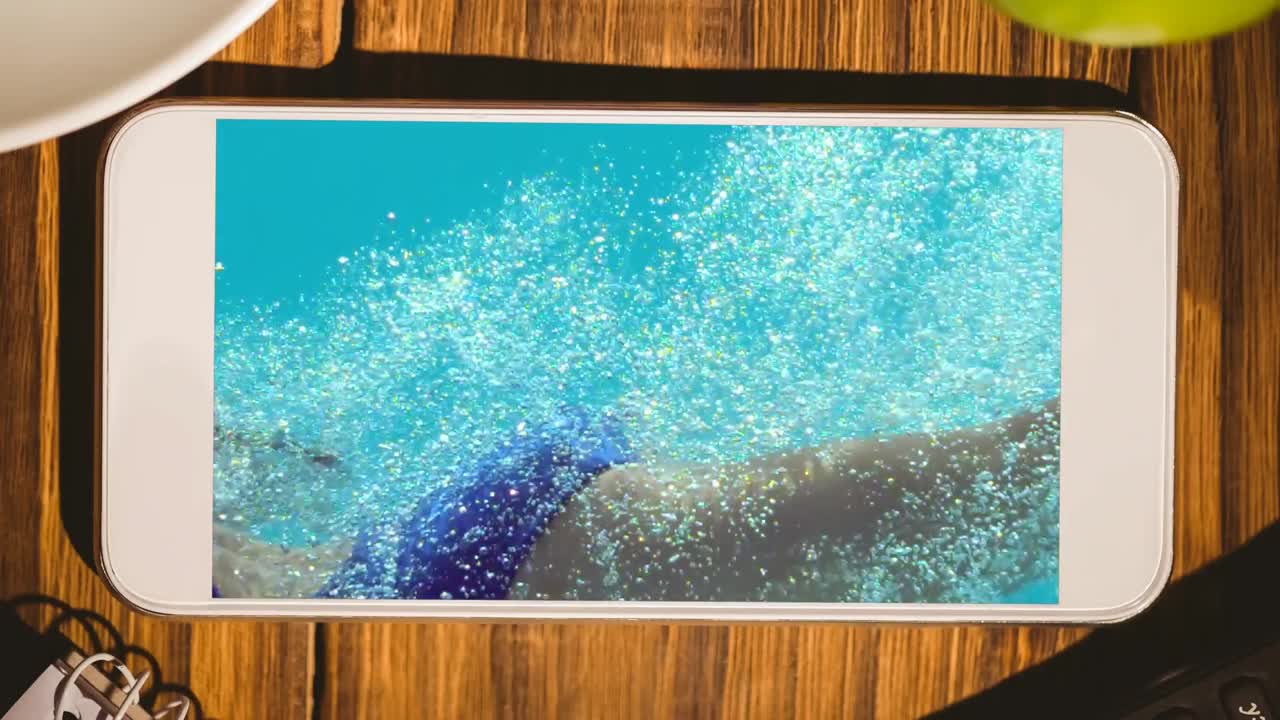 스마트폰에서 풀 비디오를 보여줍니다.