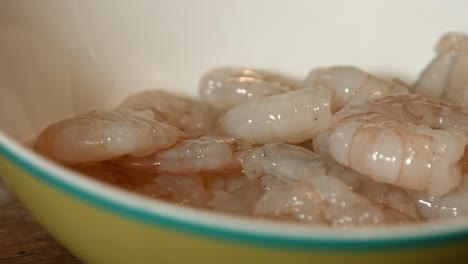 Raw-King-Prawns-in-Bowl-Ready-for-Cooking