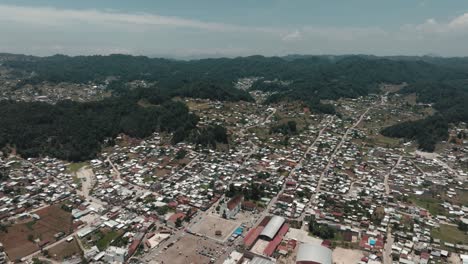 amplia vista aérea de chamula, chiapas, méxico
