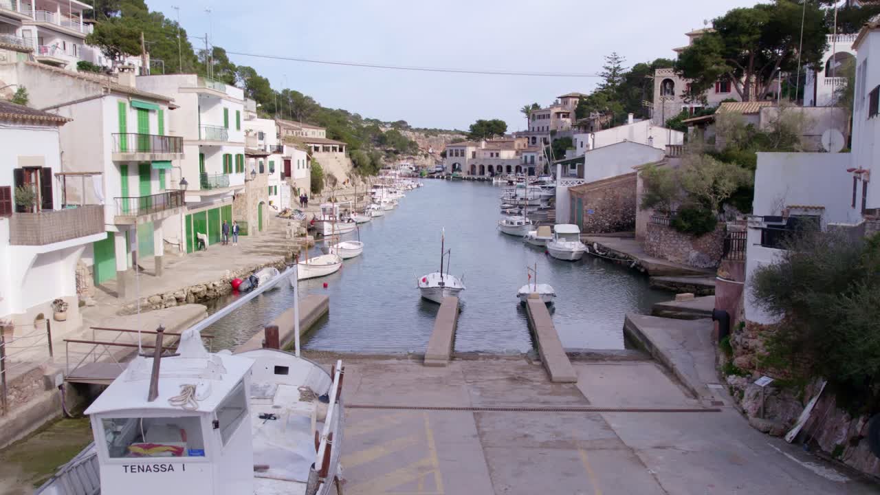 Barche nel pittoresco porto di Cala Figuera, Maiorca
