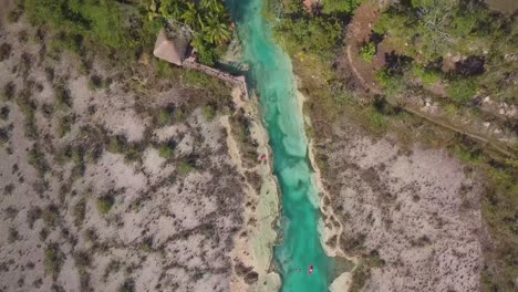 Laguna-De-Los-Rapidos,-México,-Destino-Turístico-Exótico-En-América-Del-Sur