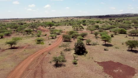 Drone-View-aerial-Desierto-Acercándose-En-Loitokitok-Kenia