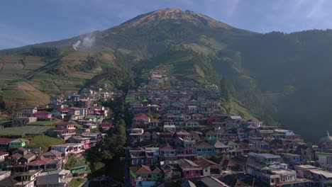 nepal van java, un pueblo remoto en un volcán activo