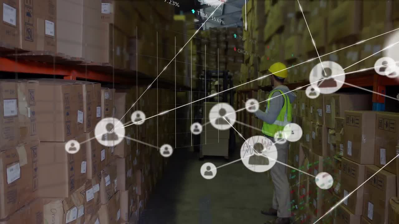 animación de la red de conexiones con iconos sobre el hombre que trabaja en el almacén