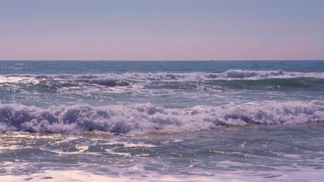 Olas-Del-Mar-En-El-Mar-Mediterráneo