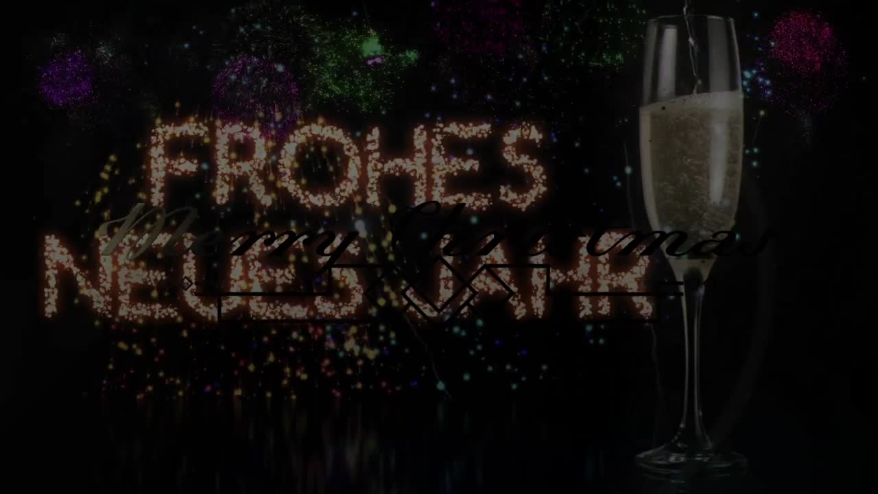 Animatie van kerst- en nieuwjaarsgroeten over vuurwerk en een glas champagne