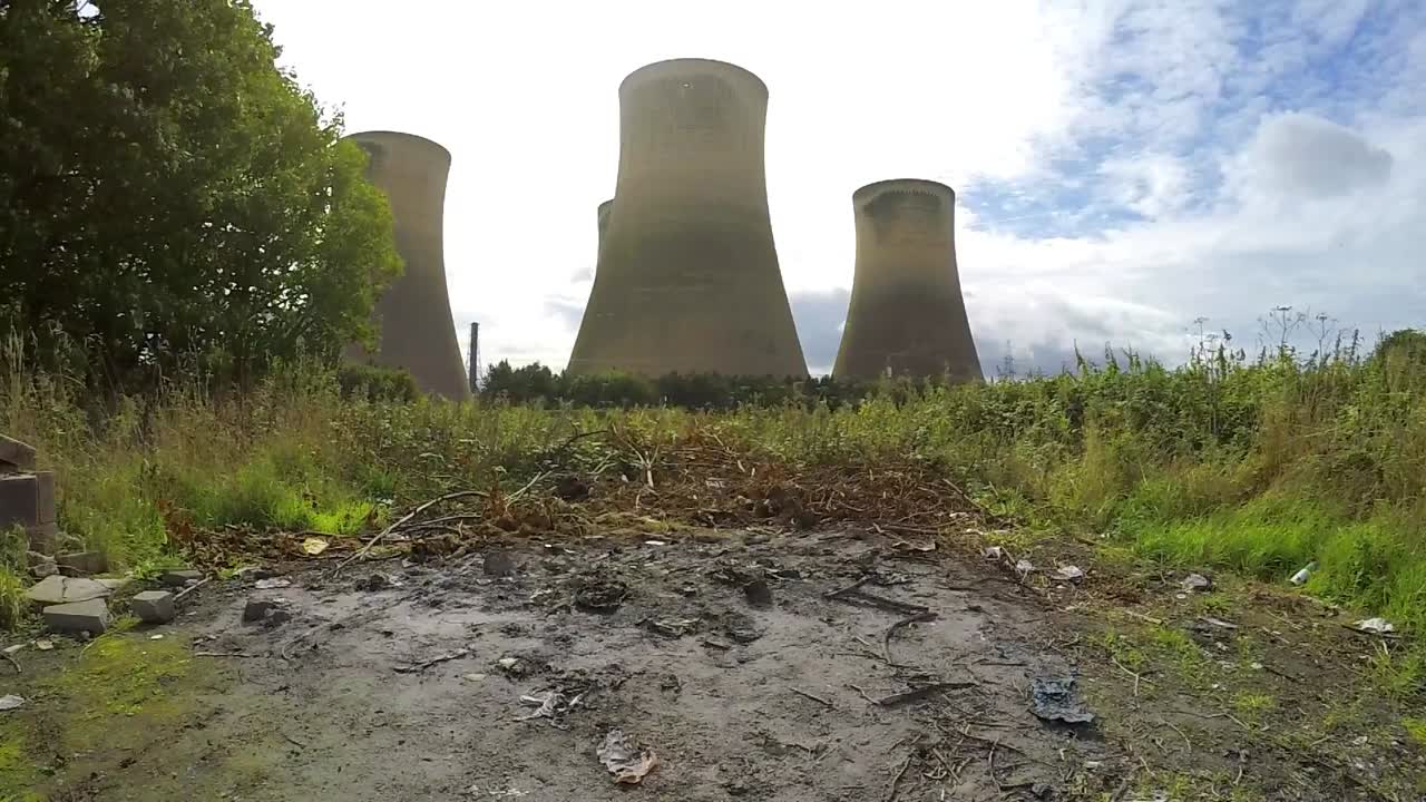 central eléctrica a nivel del suelo