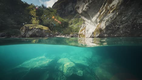 Toma-De-Paisaje-Acuático-Bajo-De-Vestland-Stryn-Loen-En-El-Lago-Loenvatnet,-Noruega