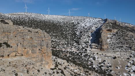 vela meteorológica en la montaña