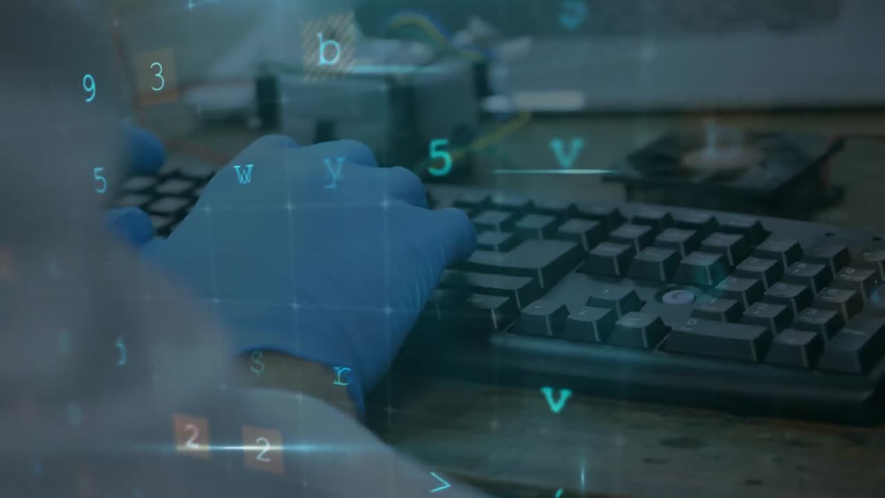 animación de advertencia de ataque cibernético sobre un científico que usa una computadora