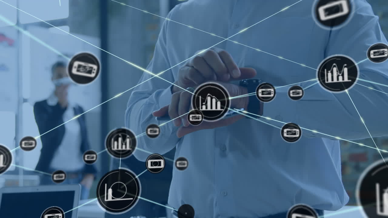 사무실에서 스마트 폰과 스마트 워치를 사용하는 남자의 중간 섹션에 대한 아이콘 네트워크의 애니메이션