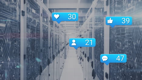 animación de iconos de redes sociales y conexiones de microprocesador contra la sala de servidores de la computadora.