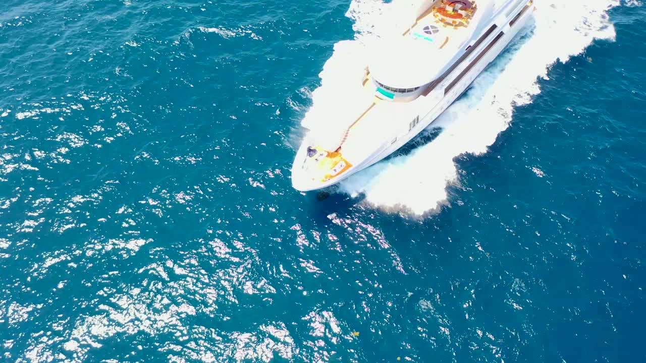 Un bellissimo yacht a Palm Beach, Florida