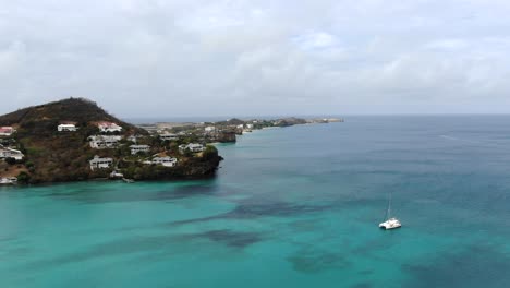 Casas-De-Lujo-En-Una-Isla-Tropical,-Isla-De-Granada