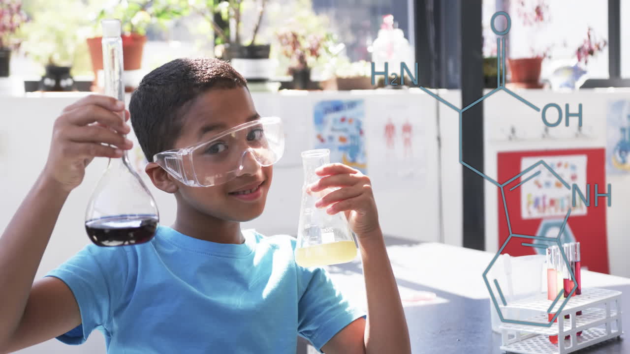 sosteniendo frascos con líquidos, niño con gafas de protección con animación de estructura química